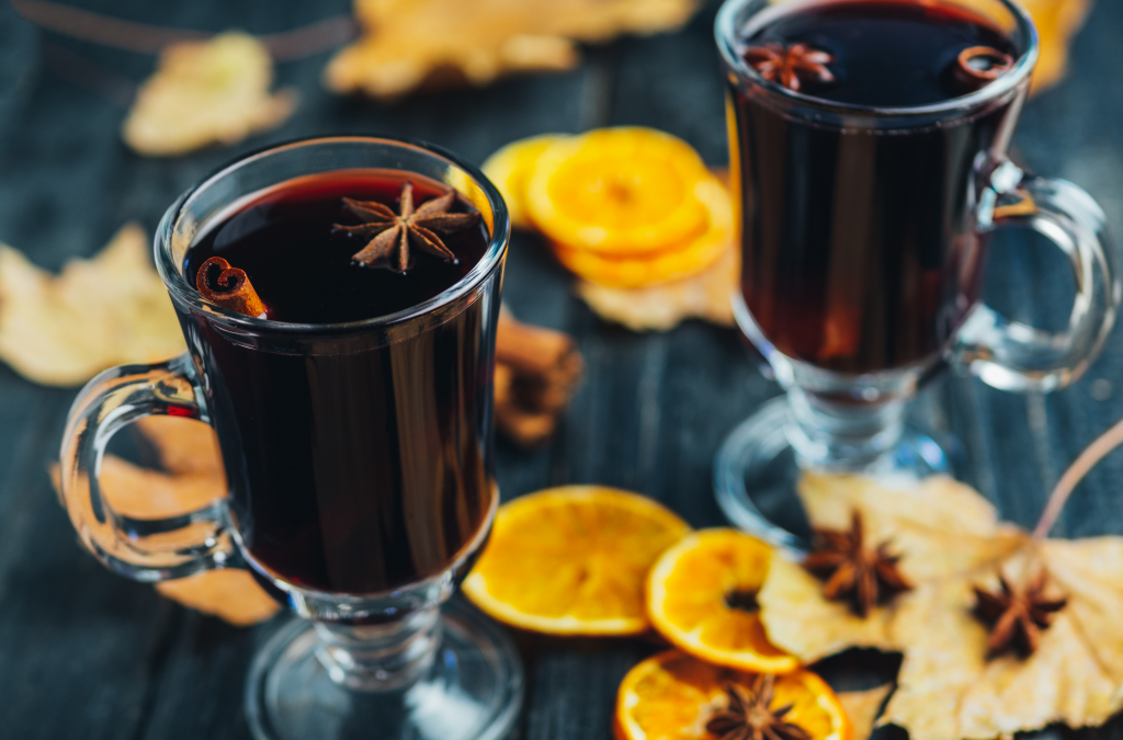 Os 7 melhores drinks para acompanhar o outono